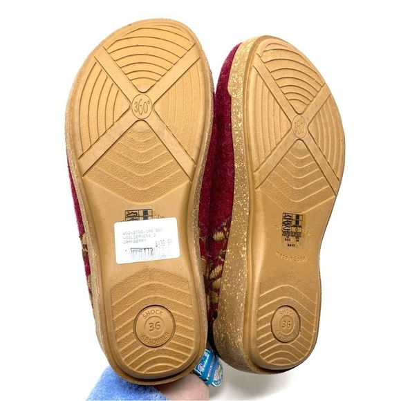 Taos Woolderness 2 Cranberry Wool Clog - Picture 7 of 8